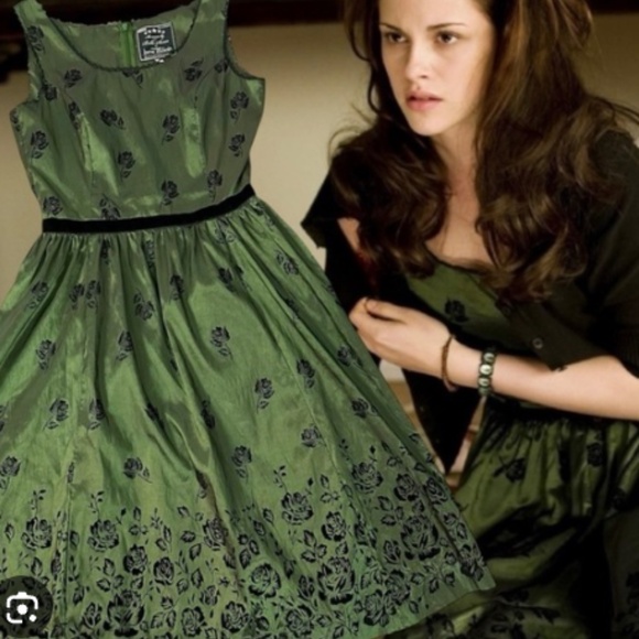 Rare Twilight Saga Bella Birthday Dress Green Floral Dress Small NWT - Picture 1 of 6